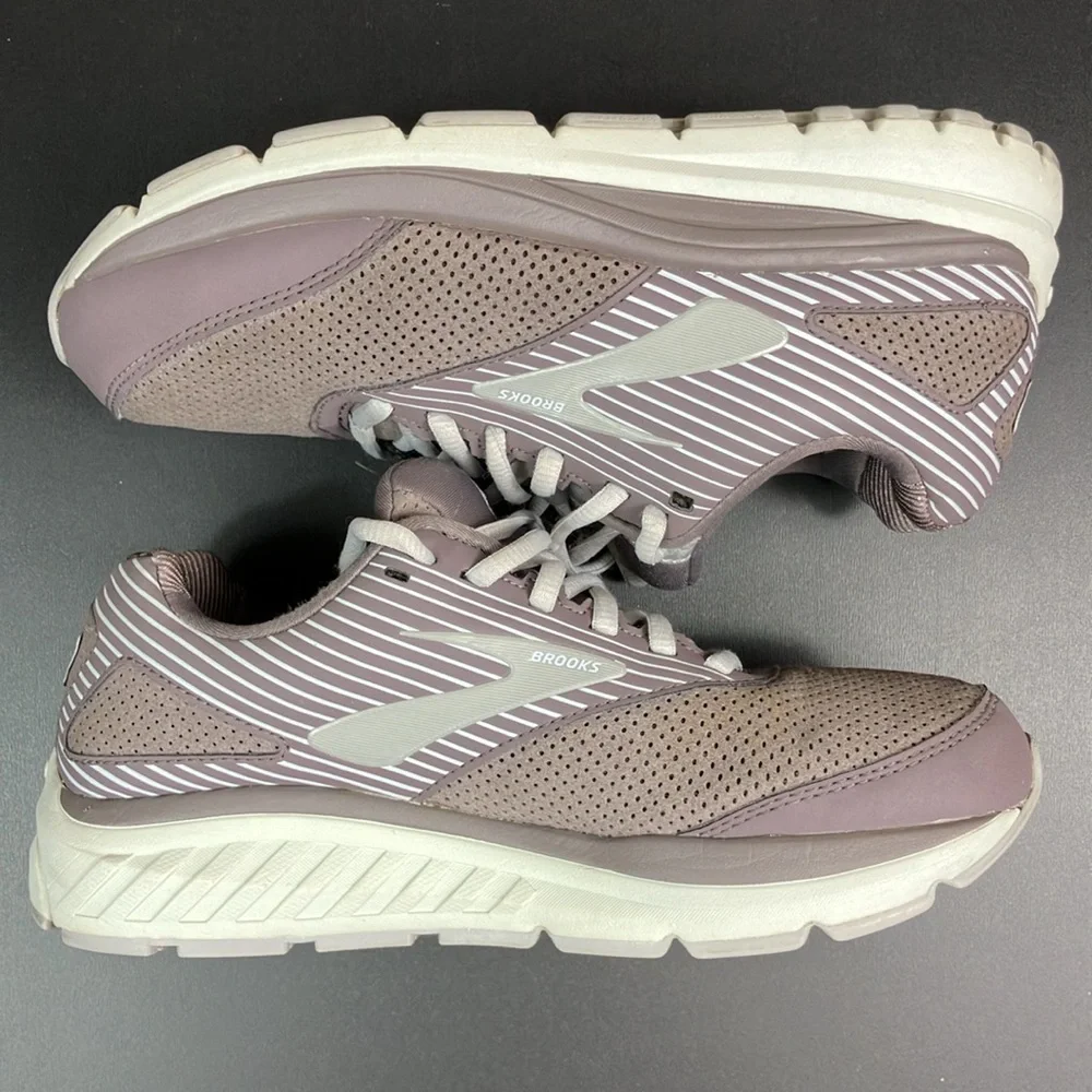 Brooks Addiction Walker Athletic Outdoor Sneaker Shoes Women’s size‎ 8 D